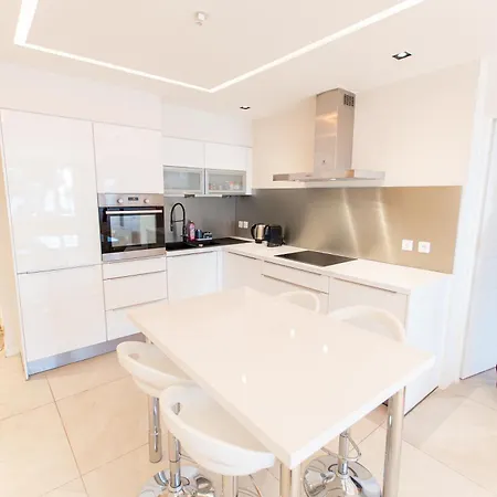 Elegant T3 - Vue - Croisette Appartement